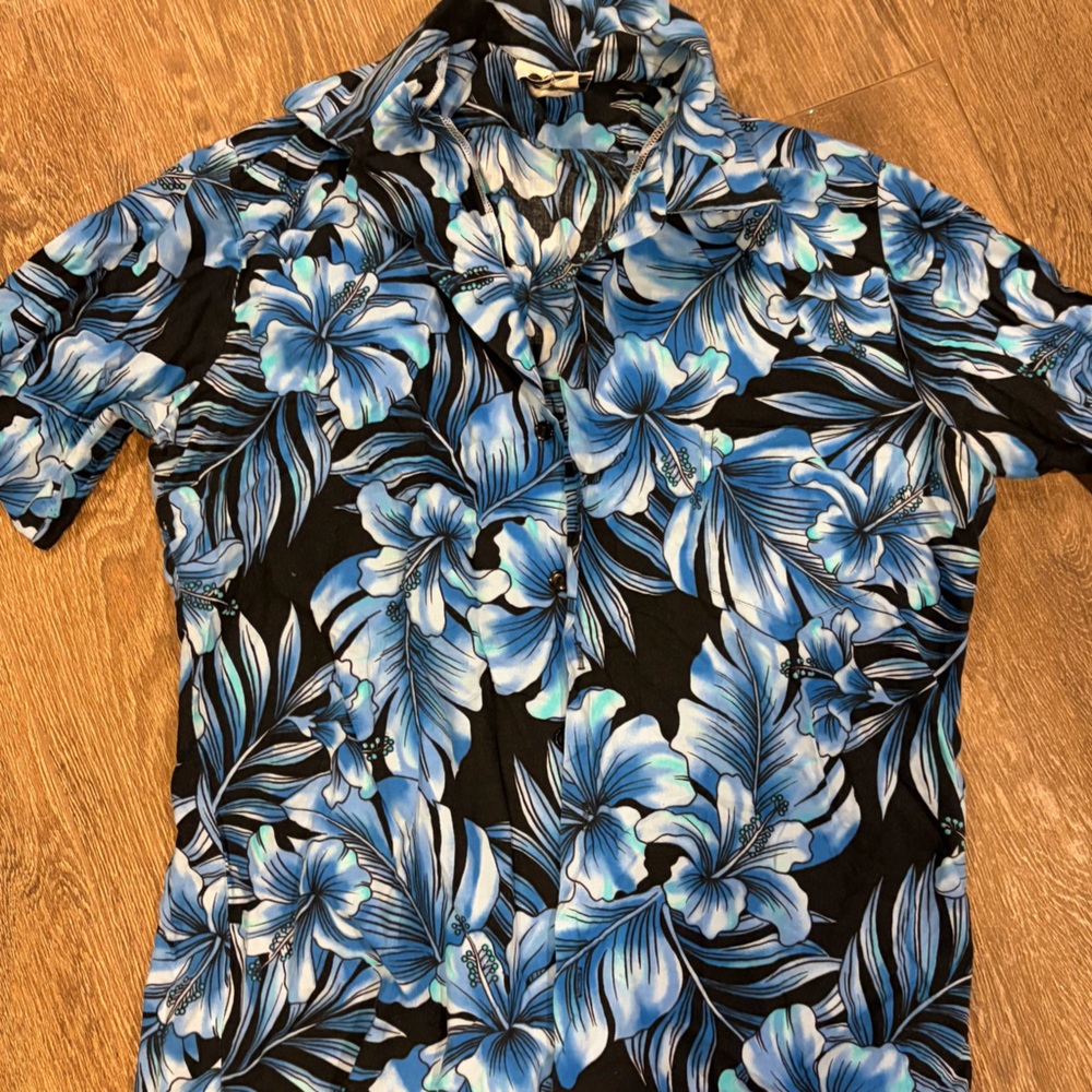 Hilo Hattie Blue and Black Floral Button Down Shirt